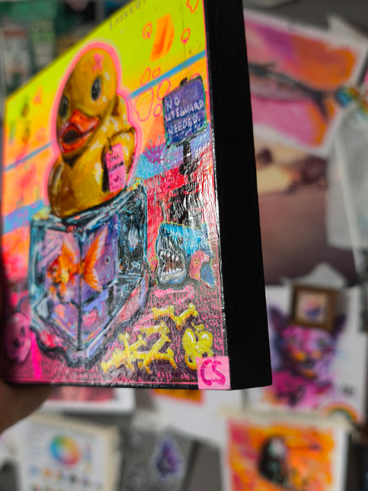 Just Chilling Forever – Original Candy Decay Kunstwerk | Gummiente & Gefrorener Goldfisch Gemälde