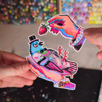 Strawberry Feeding Pigeon Sticker – Laminated / Taube mit Erdbeere · Sticker – Laminiert